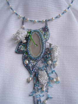 украшение из бисера