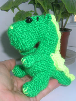 мяшкая игрушка динозаврик