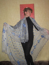 платок с вышивкой